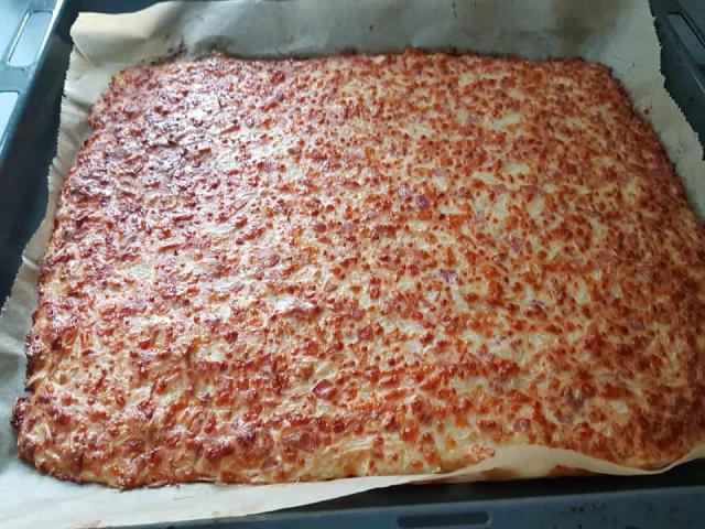 Bild von Zwiebel-Schinken-Käse-Blech – der Ofenheld für Genießer!